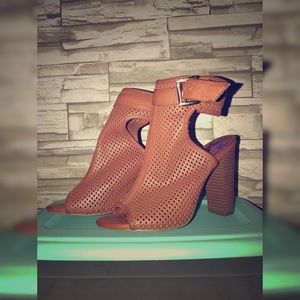 Women’s dress sandal!